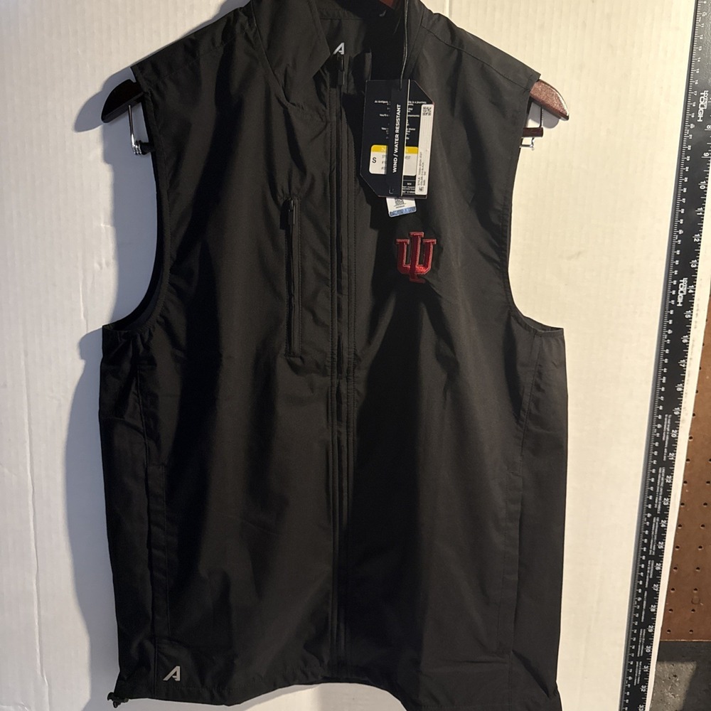 Indiana University Hoosiers Antigua Wind/Water Resistant Brisk Vest NWT Full Zip